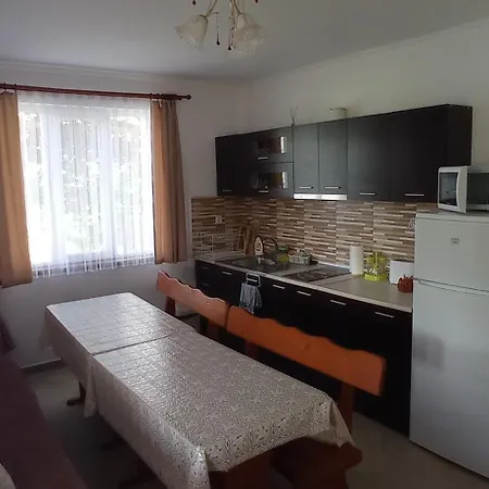 джамбазови Holiday home Sarnitsa